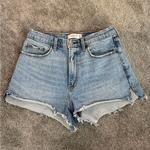 Abercrombie & Fitch The Mom Short High Rise Curve Love Jean Shorts